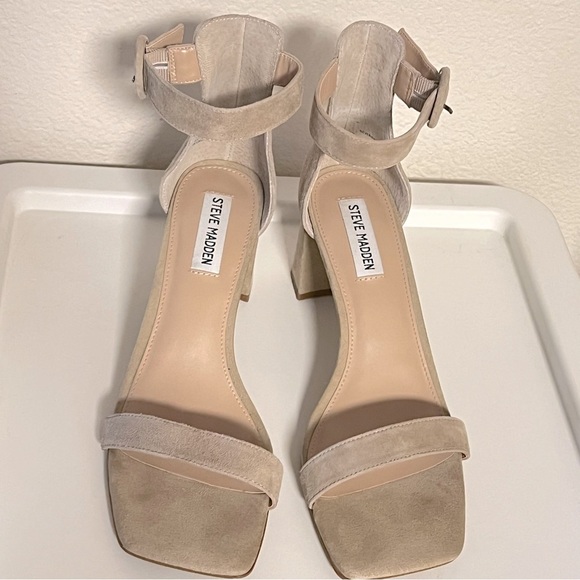 Steve Madden Reverie suede Sandals, chunky heel, nude, size 9.5, like new! - Picture 2 of 11